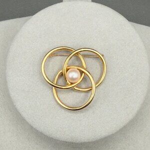 Vintage 14K Yellow Gold Interlocking Circles Pearl Brooch Modernist Knot